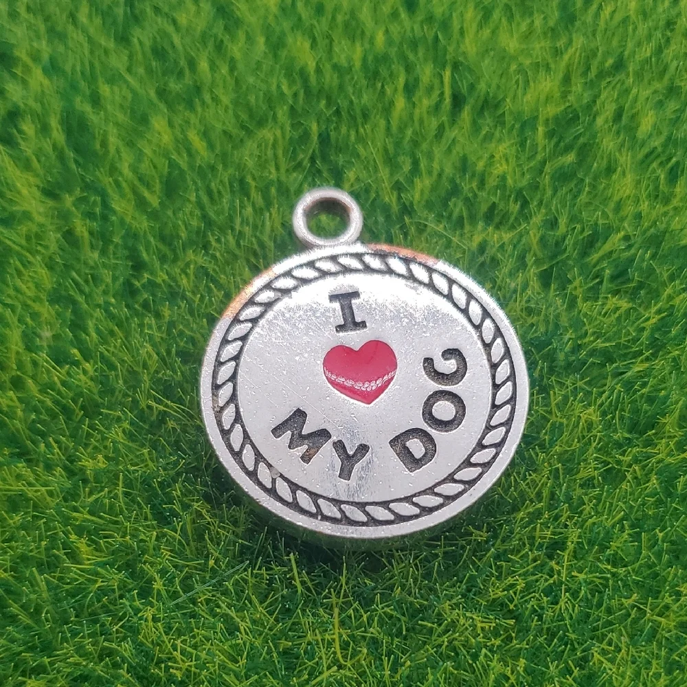 Silver Tone 'I Love My Dog' Pendant P327